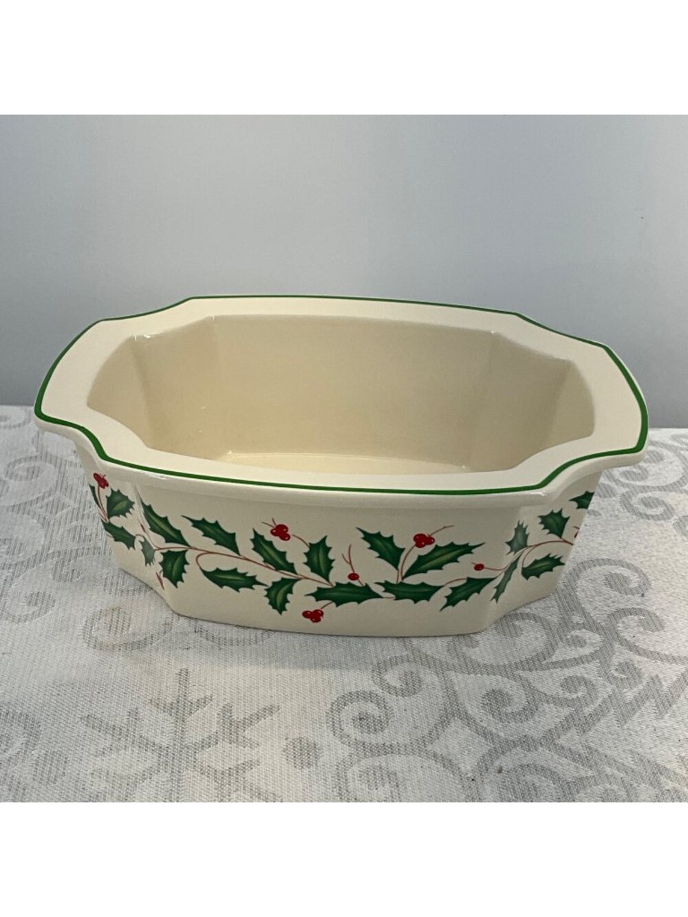 Lenox‎ Holiday Peace Dish Ceramic 4.5 In Holly Berry Microwave & Dishwasher Safe